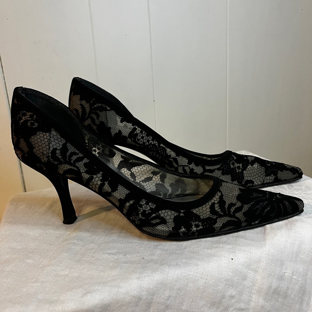 Stuart WeitanBlack Lace Women's Heels